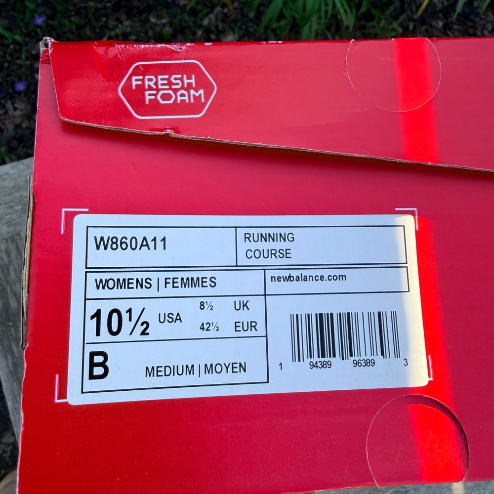New Balance Women's W860 New in Box - Picture 7 of 7